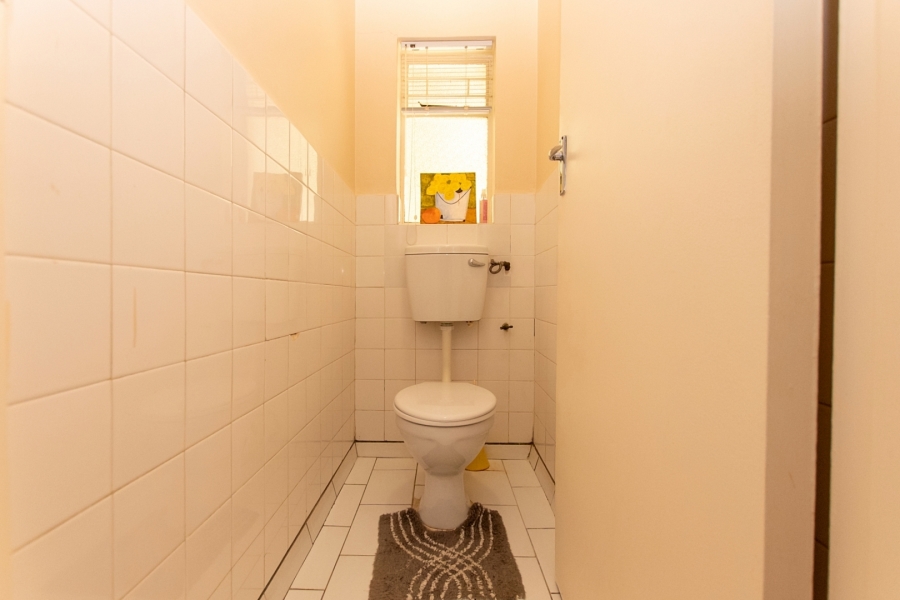 4 Bedroom Property for Sale in Ongegund Village Western Cape